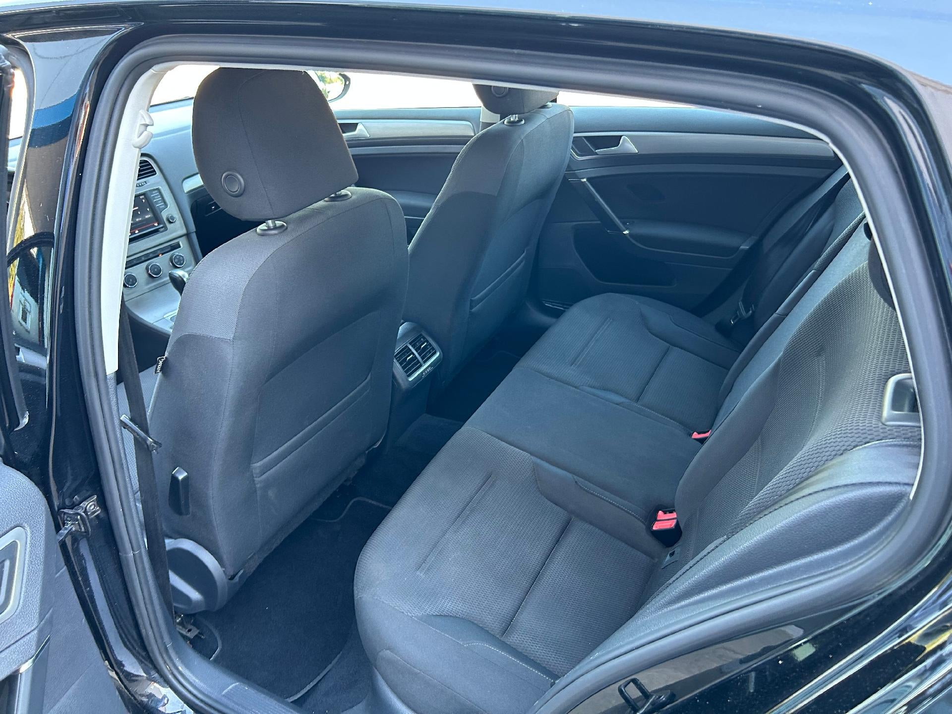 2016 Volkswagen Golf TSI S