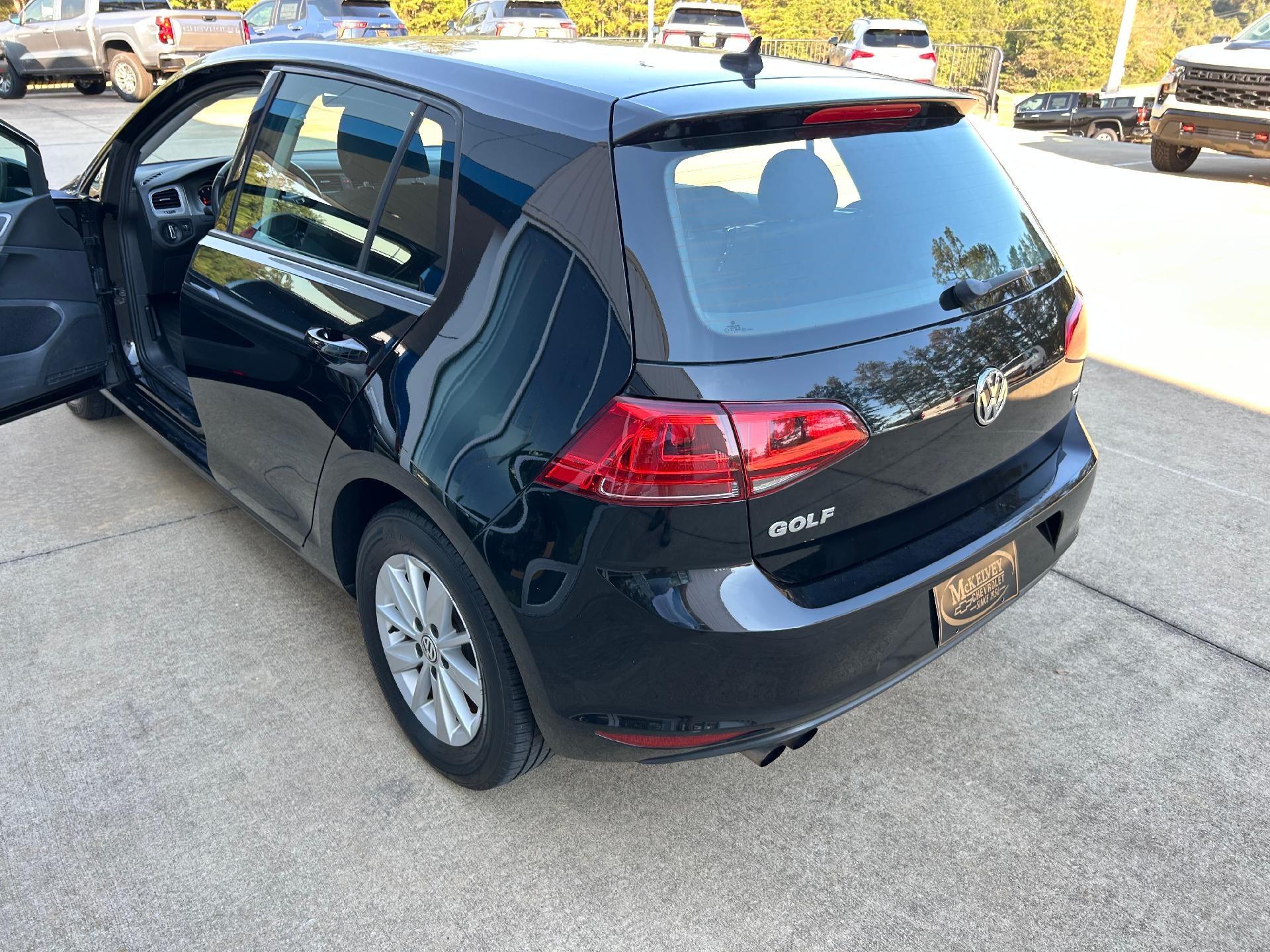 2016 Volkswagen Golf TSI S
