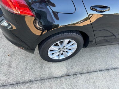 2016 Volkswagen Golf TSI S