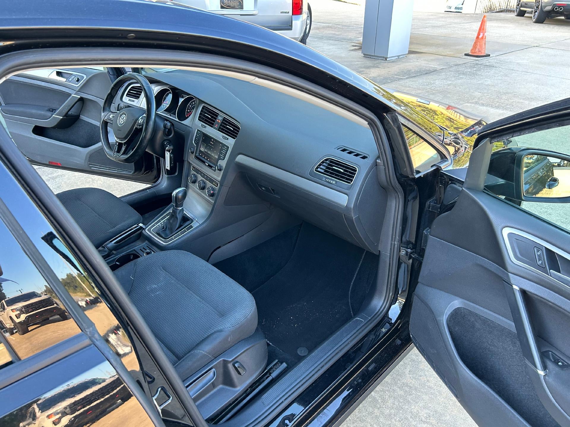 2016 Volkswagen Golf TSI S