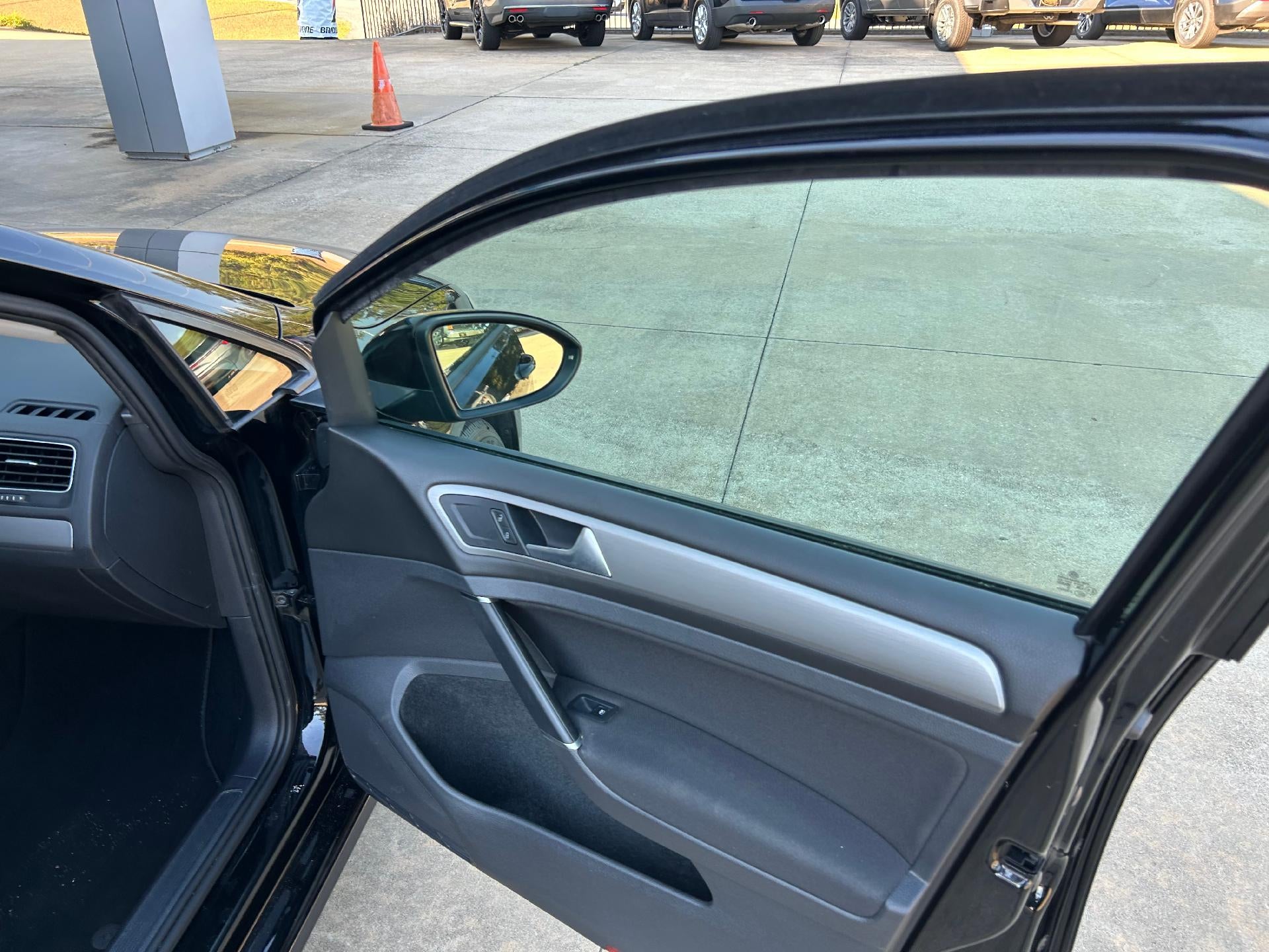 2016 Volkswagen Golf TSI S