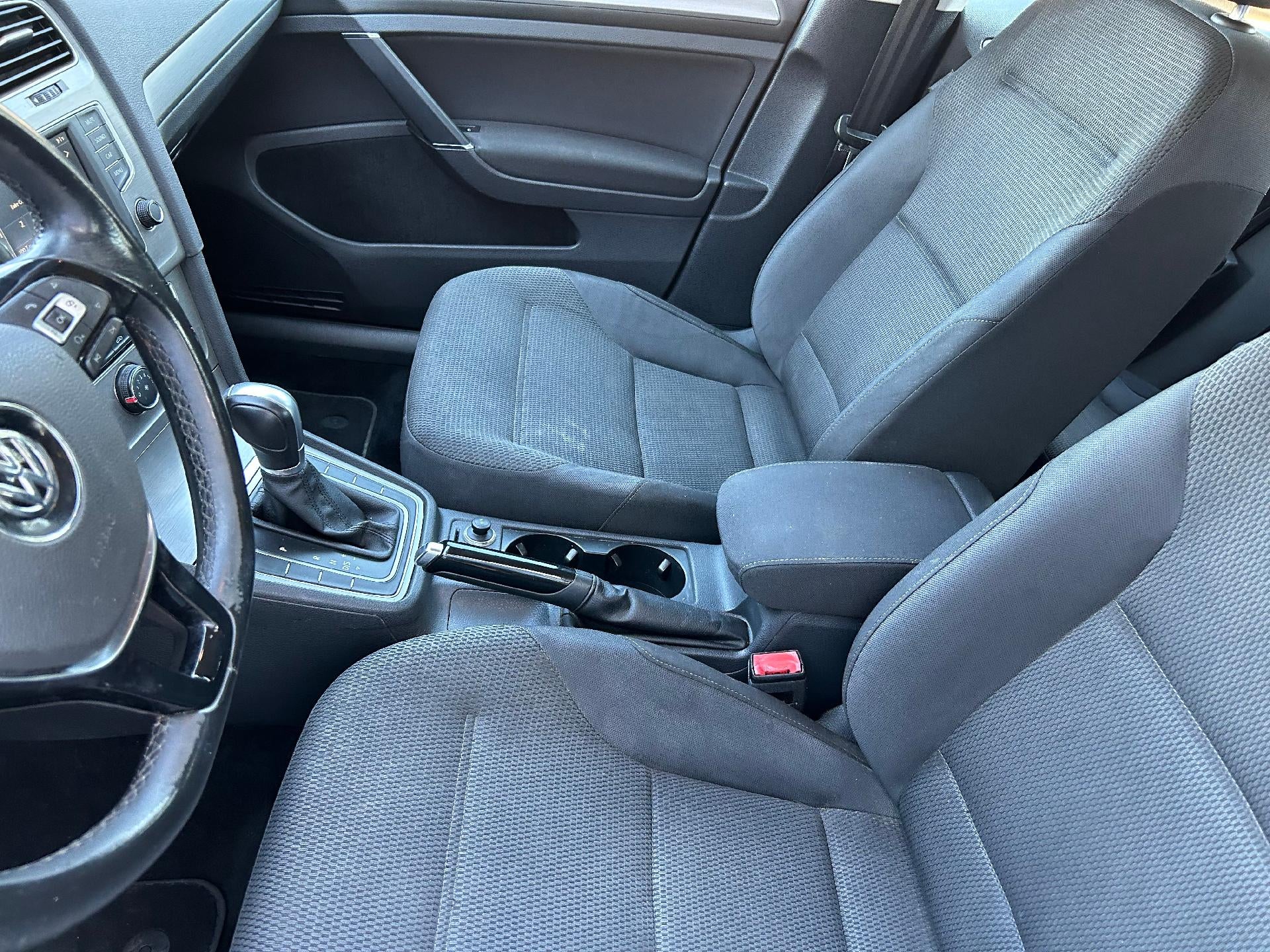 2016 Volkswagen Golf TSI S